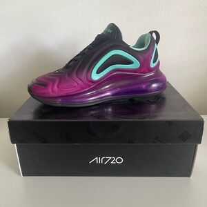 NIKE AIR MAX 720 - EXCELLENT CONDITION